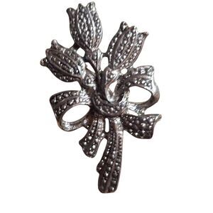 Vintage Silver Floral Bouquet Brooch – Textured Ribbon & Tulip Design, Mid-Centu